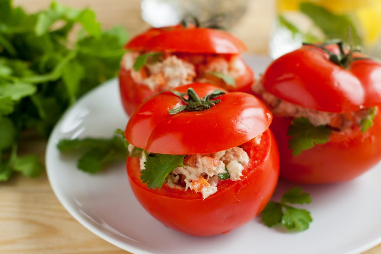 Tomaten mit Thunfischfüllung